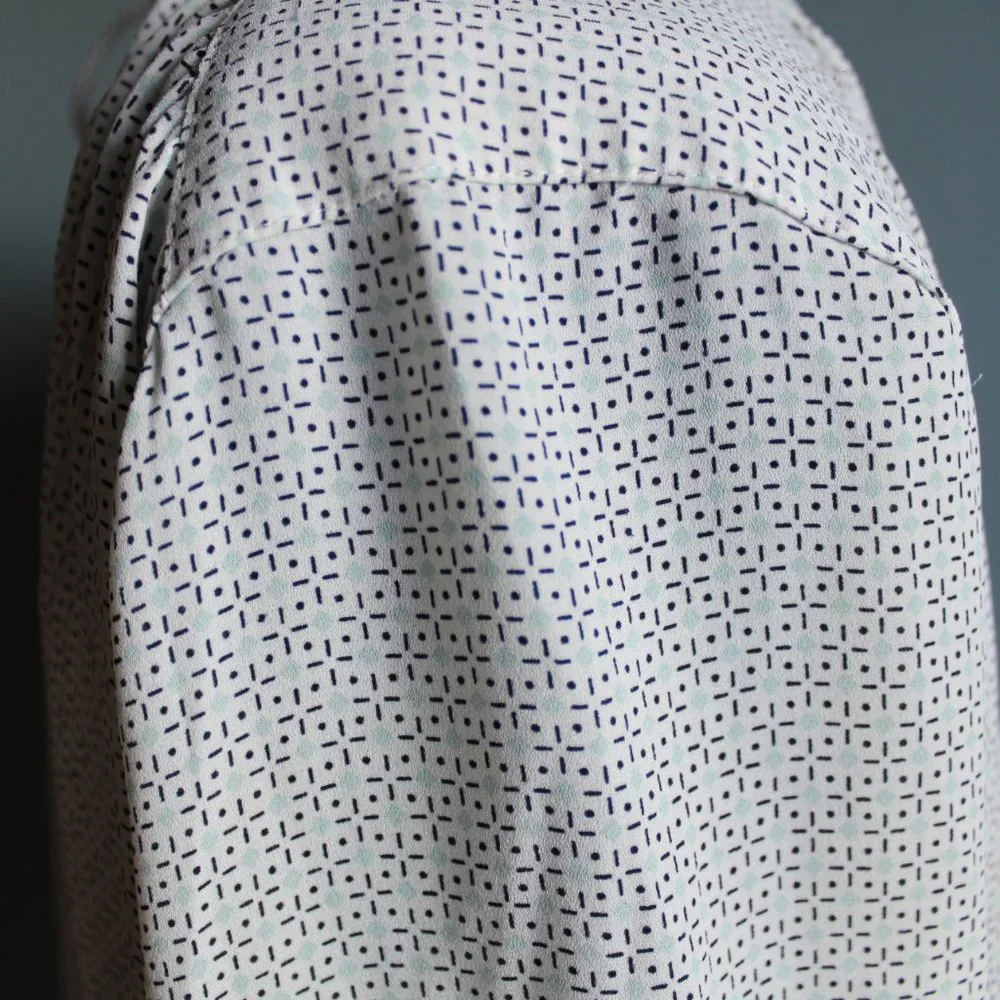 Ann Taylor Factory Women's White With Navy Pattern Tie Neck Long Sleeve Blouse ~ - Picture 4 of 8